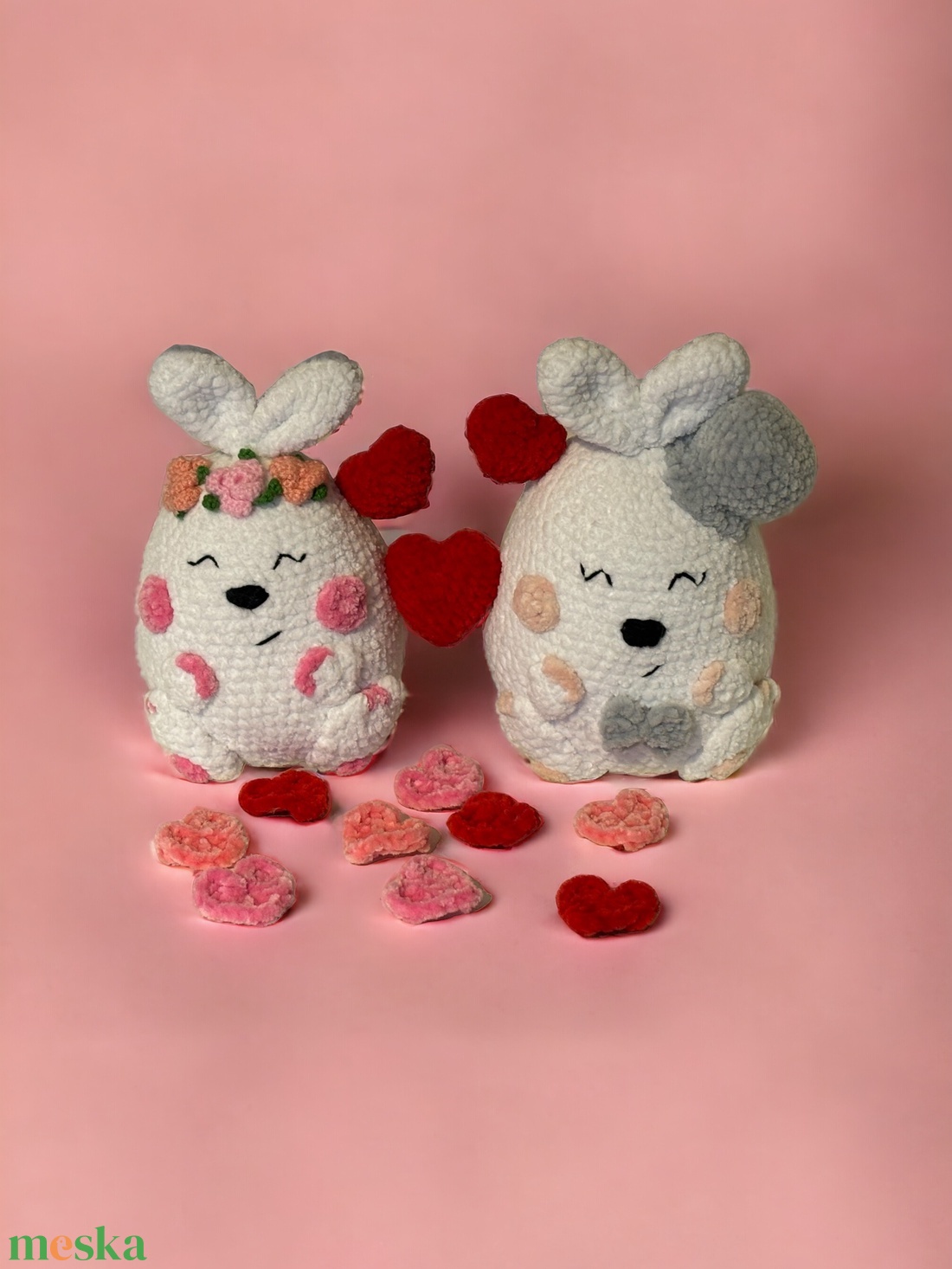 Szerelmes nyuszik szívekkel összekapcsolva  - játék & sport - plüssállat & játékfigura - nyuszi - Meska.hu