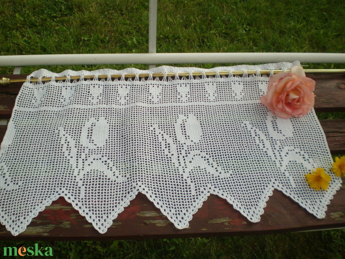 Tavaszi táncoló tulipánok. Romantikus-horgolt csipkés vitrázs függöny - otthon & életmód - lakástextil - függöny és kiegészítő - vitrázs függöny - Meska.hu