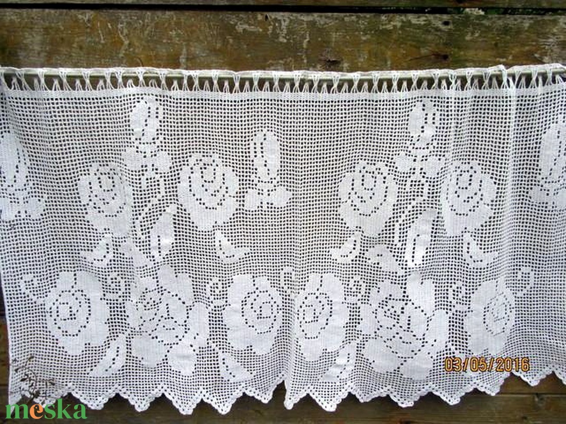 Rózsa csokor az ablakomban.-Angol vidéki stilusúHorgolt,vitrázs  fehér csipke függöny - otthon & életmód - lakástextil - függöny és kiegészítő - vitrázs függöny - Meska.hu