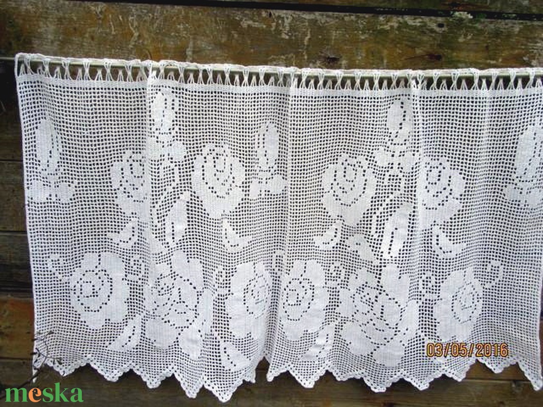 Rózsa csokor az ablakomban.-Angol vidéki stilusúHorgolt,vitrázs  fehér csipke függöny - otthon & életmód - lakástextil - függöny és kiegészítő - vitrázs függöny - Meska.hu