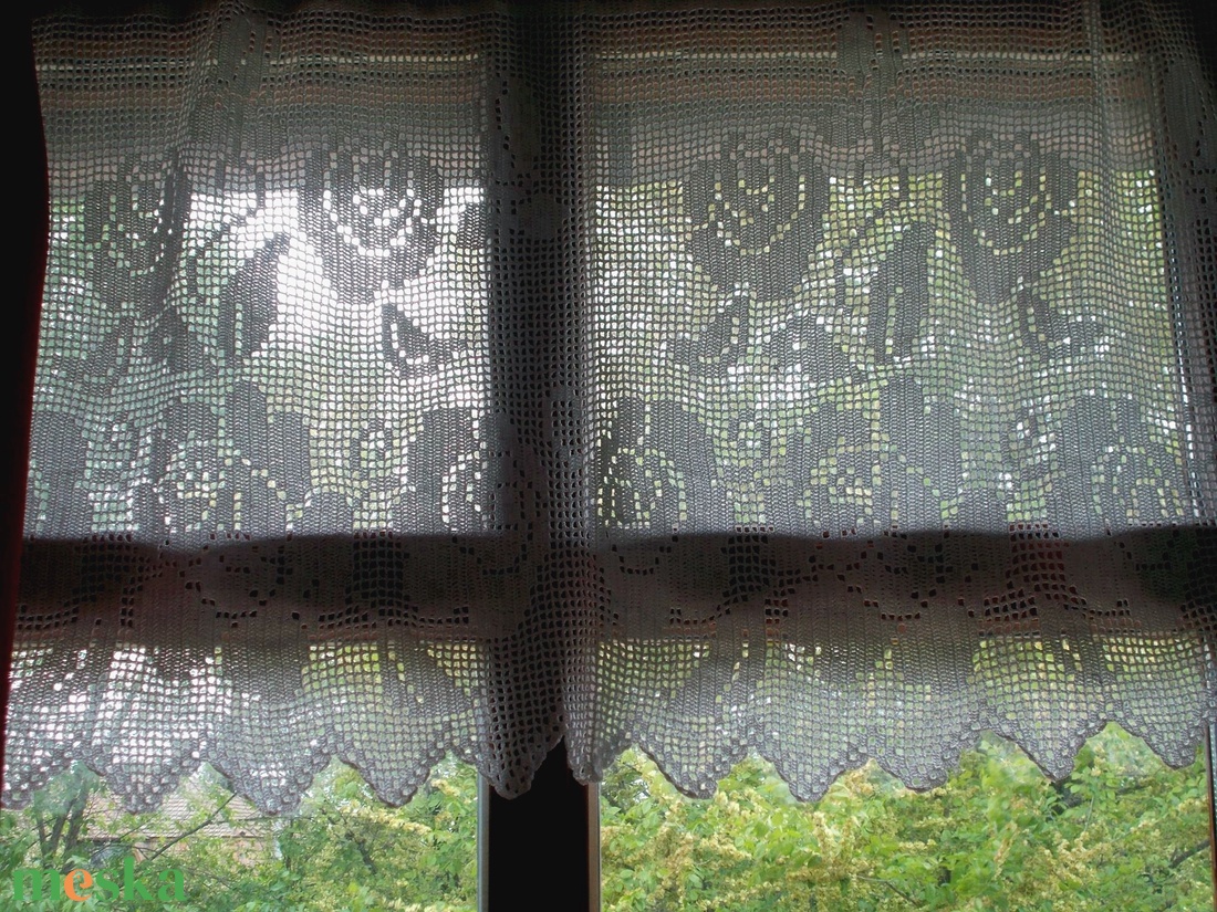 Rózsa csokor az ablakomban.-Angol vidéki stilusúHorgolt,vitrázs  fehér csipke függöny - otthon & életmód - lakástextil - függöny és kiegészítő - vitrázs függöny - Meska.hu