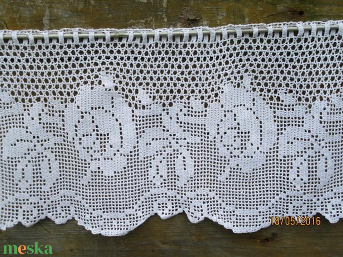  Falusi idill-horgolt,rózsa mintás vitrázs függöny - otthon & életmód - lakástextil - függöny és kiegészítő - vitrázs függöny - Meska.hu