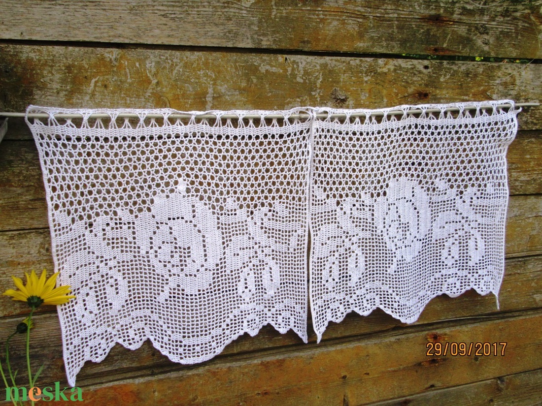  Falusi idill-horgolt,rózsa mintás vitrázs függöny - otthon & életmód - lakástextil - függöny és kiegészítő - vitrázs függöny - Meska.hu