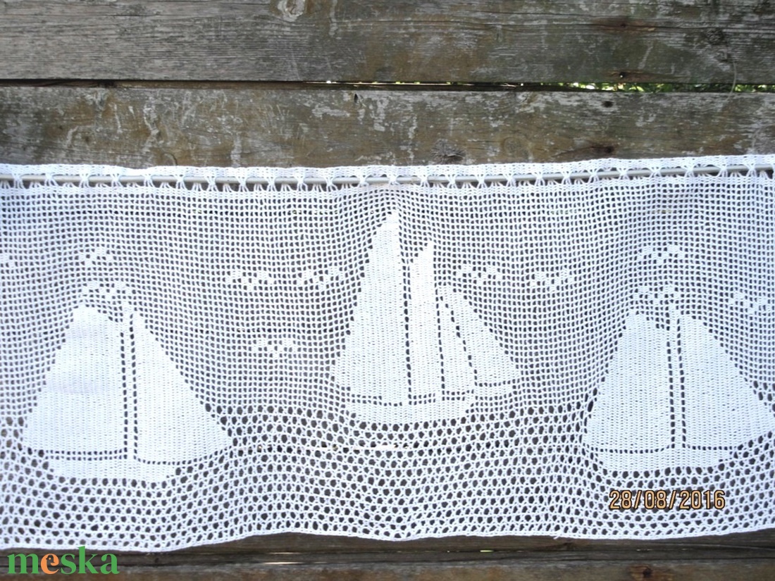 Vitorlások között-Tengert és vitorlás hajókat ábrázoló horgolt,fehér függöny - otthon & életmód - lakástextil - függöny és kiegészítő - függöny - Meska.hu