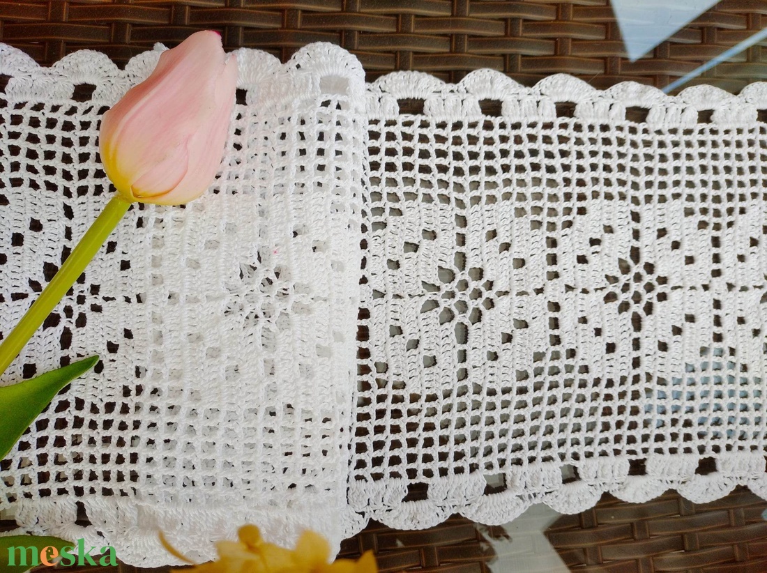 Négylevelű lóhere-Fehér horgolt asztali futó terítő - otthon & életmód - konyhafelszerelés, tálalás - tálalás - terítő - Meska.hu