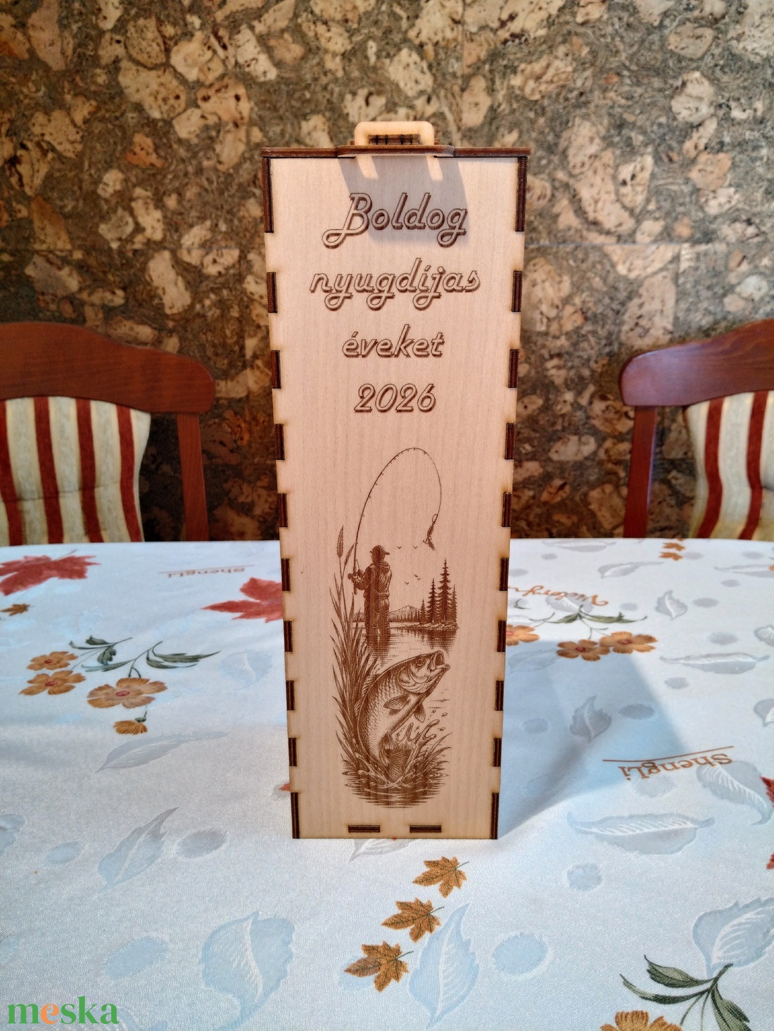 Gravírozott fa boros doboz � egyedi ajándék horgászoknak és nőknek - otthon & életmód - konyhafelszerelés, tálalás - italos kellékek - italtartó - Meska.hu