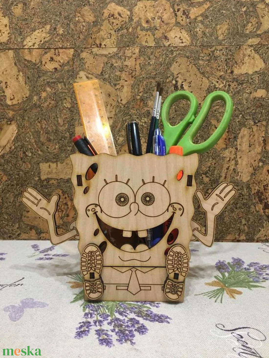SpongeBob fa tolltartó fiókkal � egyedi névgravírozással - otthon & életmód - tárolás & rendszerezés - íróasztali tároló - Meska.hu