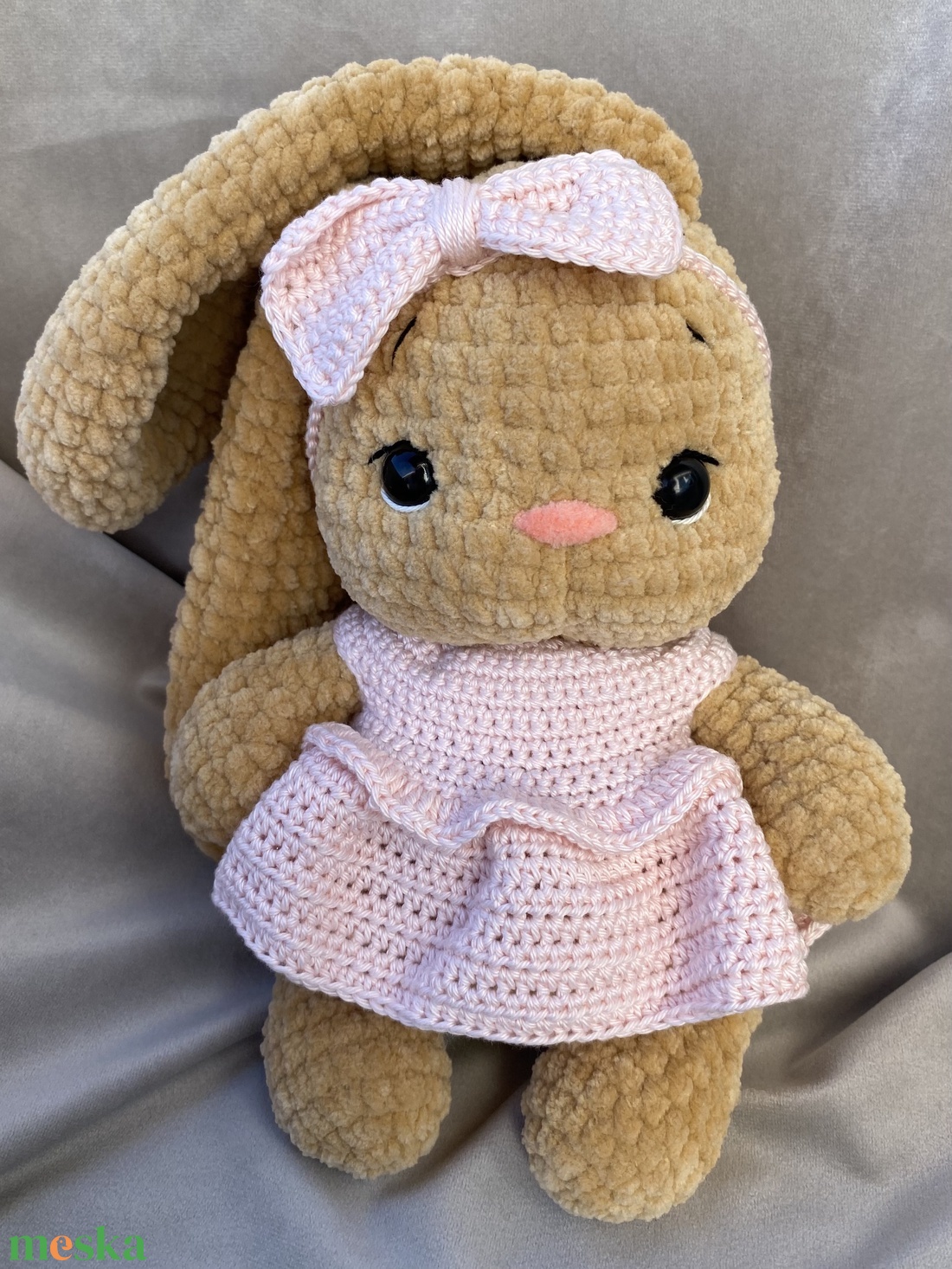 Öltöztethető horgolt nyuszilány - játék & sport - plüssállat & játékfigura - nyuszi - Meska.hu