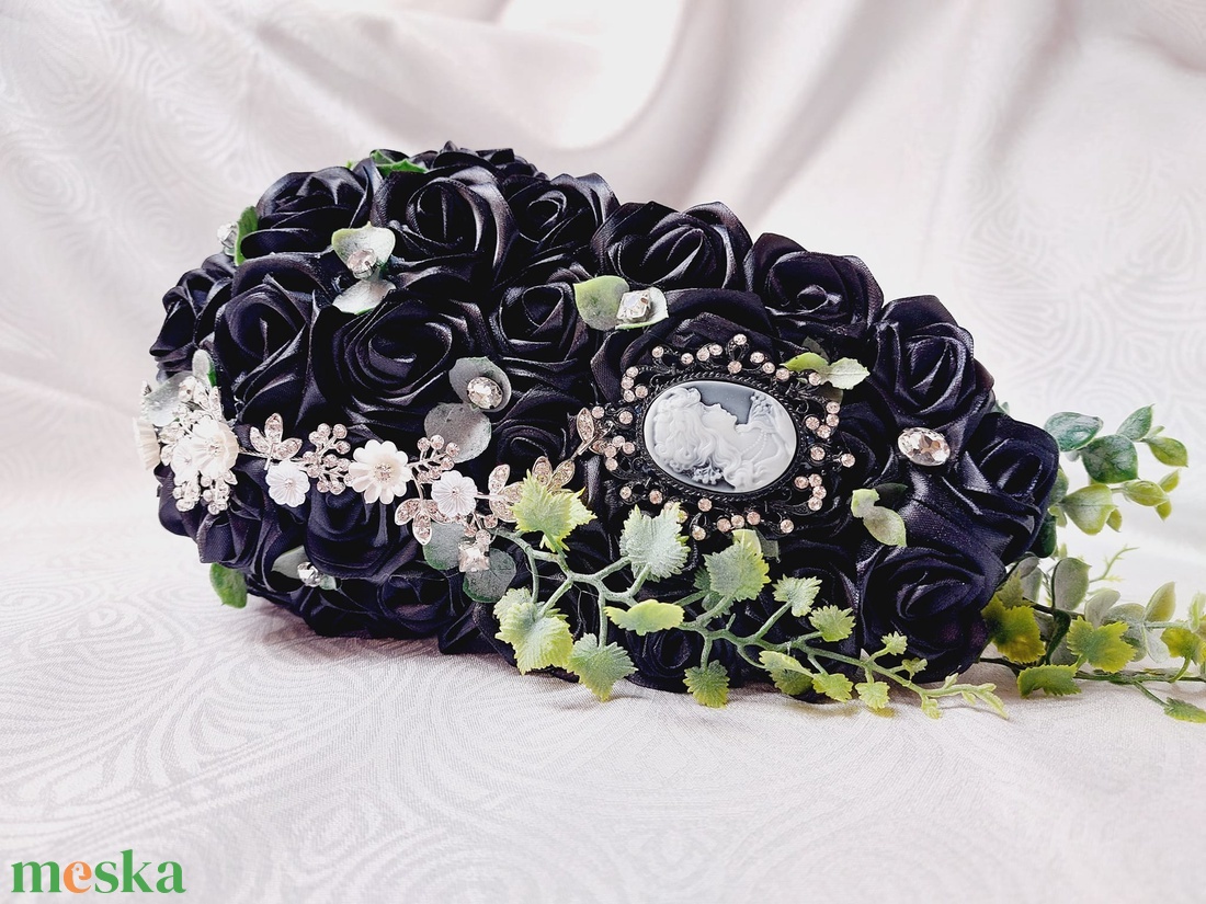 Fekete elegncia - esküvő - menyasszonyi- és dobócsokor - Meska.hu