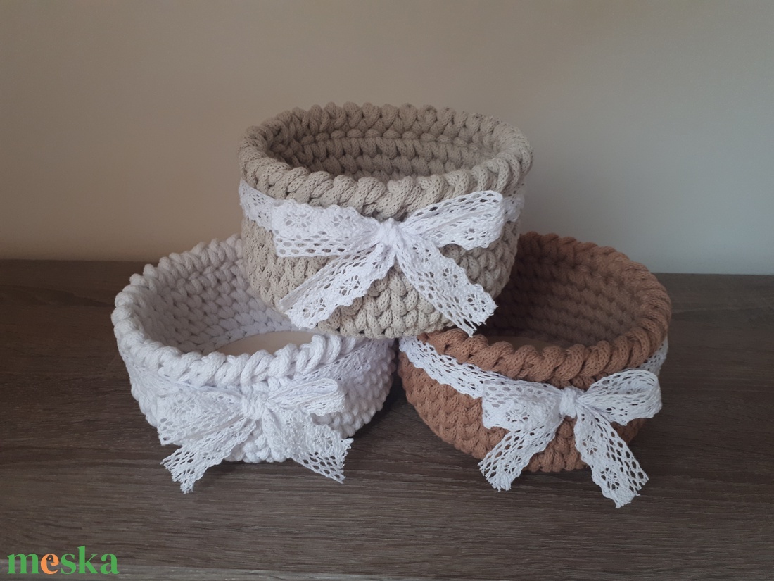 Horgolt tavaszi kosár - ünnepi díszek, dekorációk - húsvéti díszek és dekorációk - húsvéti kosár - Meska.hu