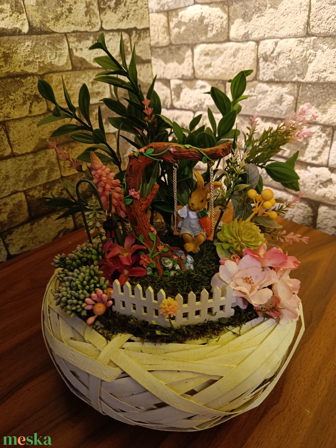 Hintázó nyuszi - otthon & életmód - dekoráció - asztal és polc dekoráció - asztaldísz - Meska.hu