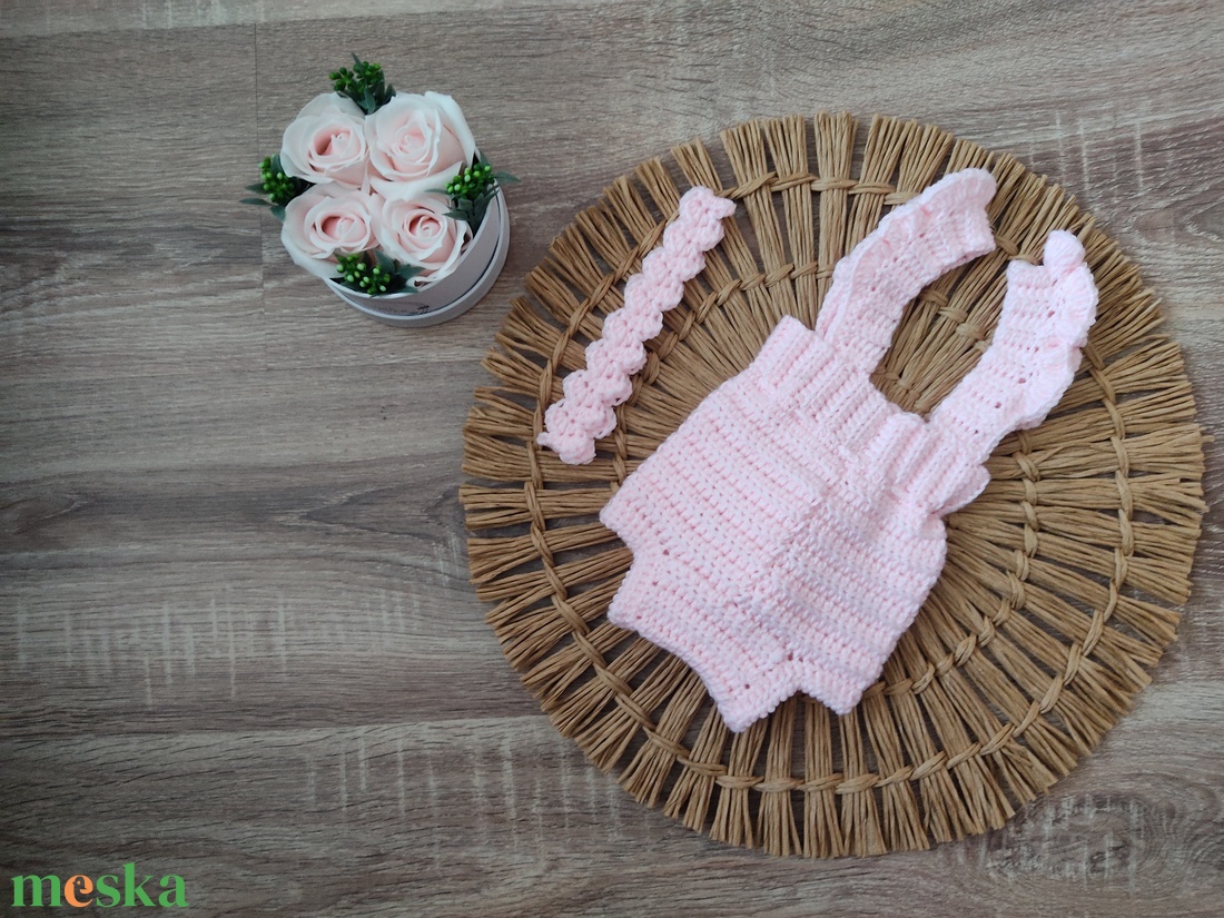 Horgolt kislány pelustartó újszülött fotózásra - ruha & divat - gyerekruha - Meska.hu
