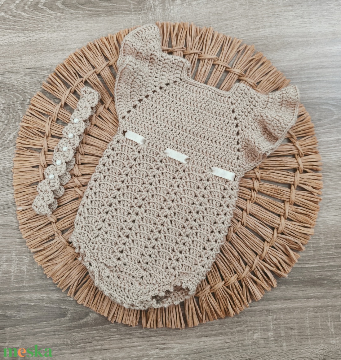 Horgolt kislány body fejpánttal újszülött fotózásra  - baba - mama - babafotózás - szett újszülött fotózásra - Meska.hu