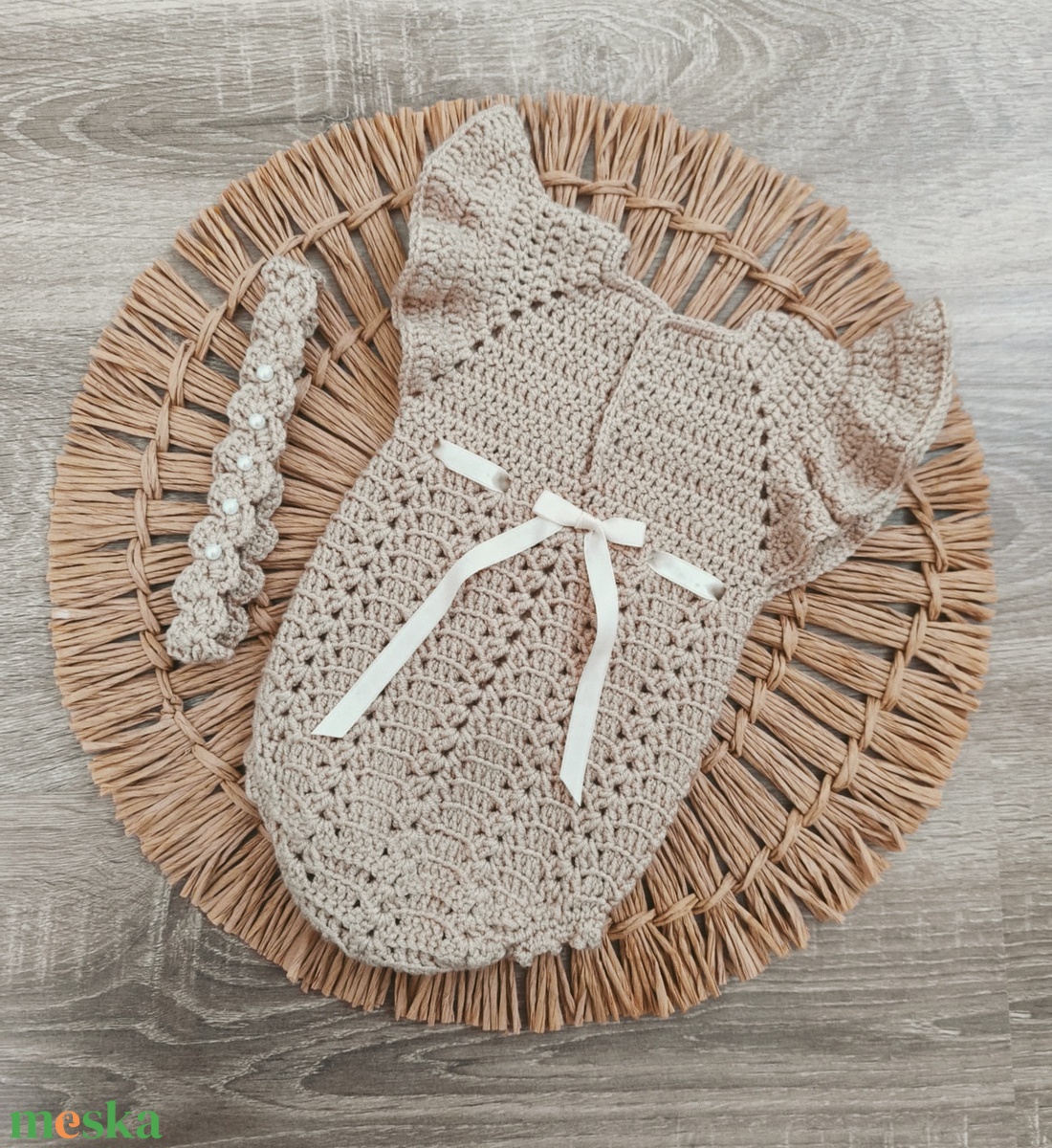 Horgolt kislány body fejpánttal újszülött fotózásra  - baba - mama - babafotózás - szett újszülött fotózásra - Meska.hu