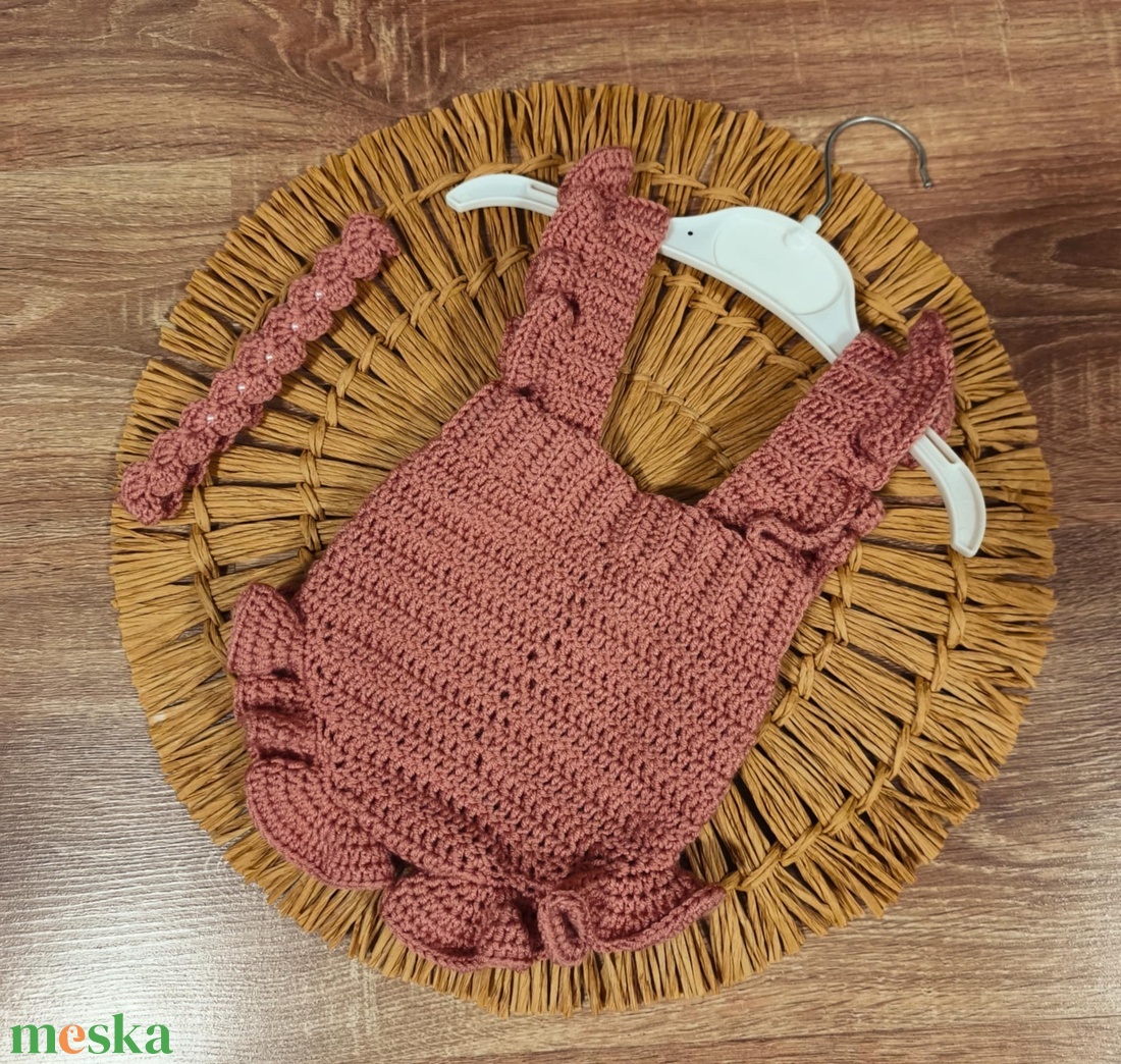 Horgolt pelenkatartó újszülhött fotózásra  - baba - mama - babafotózás - babafotózási kellékek - Meska.hu