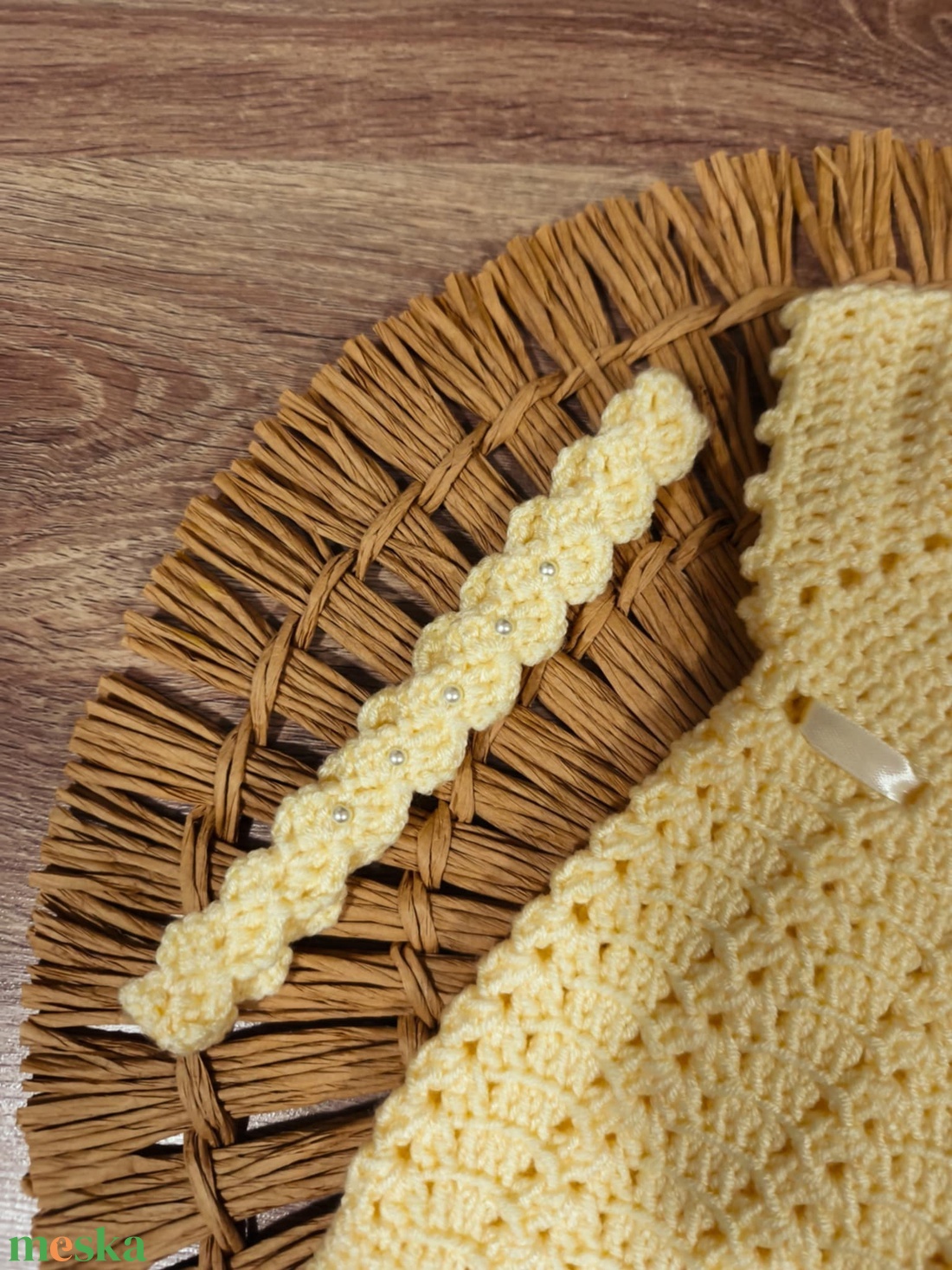 Horgolt kislány body fejpánttal újszülött fotózásra - baba - mama - babafotózás - szett újszülött fotózásra - Meska.hu