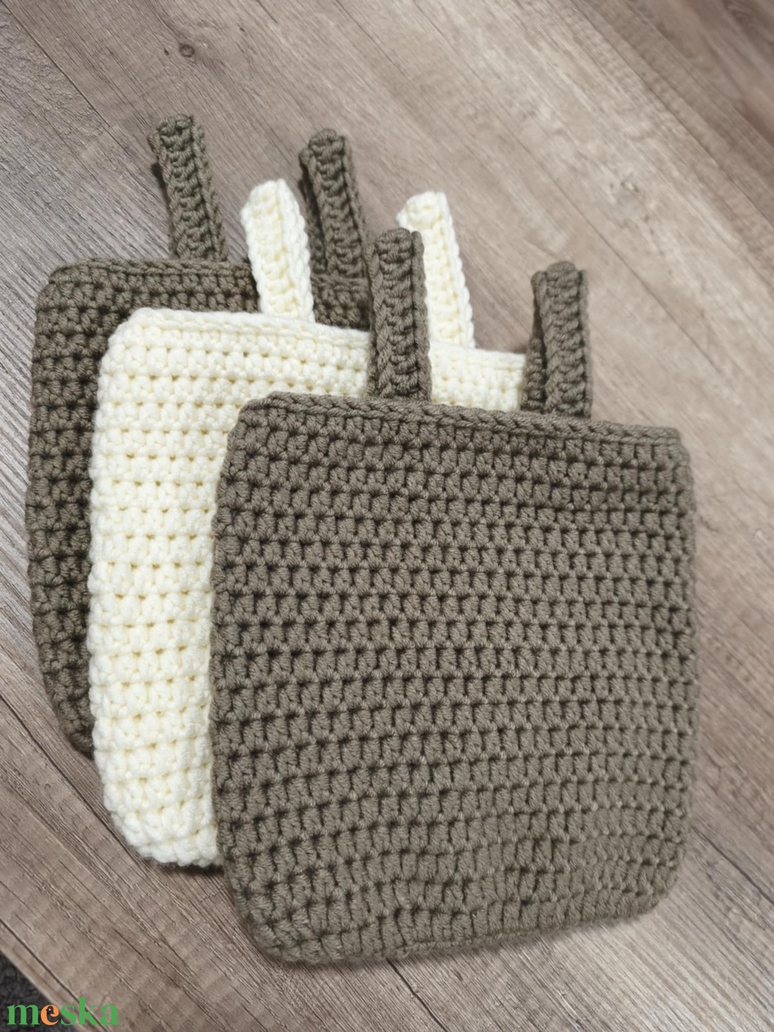 Horgolt pelenkatartó kiságyra - baba - mama - pelenkázó, babafürdető kellékek - pelenkatároló (kosár, fali) - Meska.hu