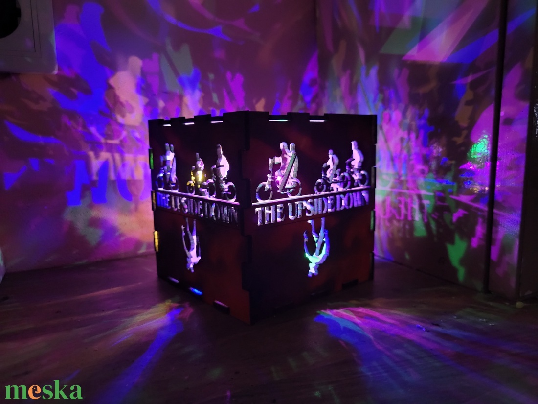 Stranger things dekor lámpa  - otthon & életmód - lámpa - asztali lámpa - Meska.hu