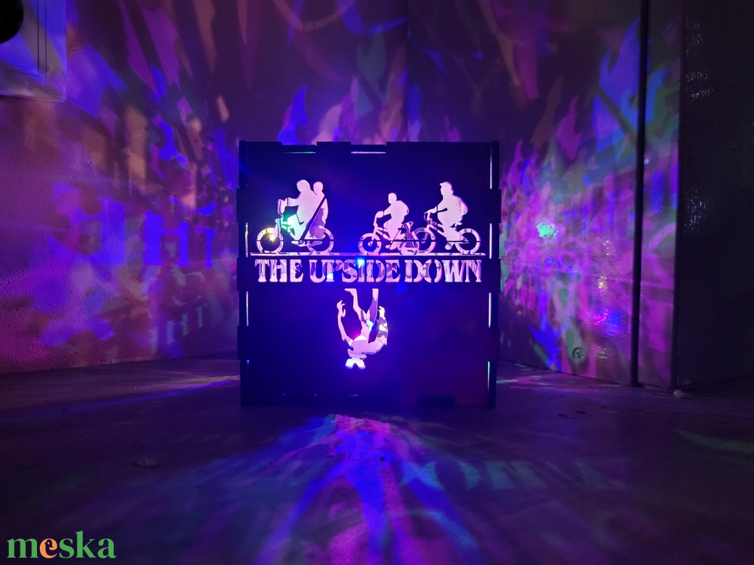 Stranger things dekor lámpa  - otthon & életmód - lámpa - asztali lámpa - Meska.hu