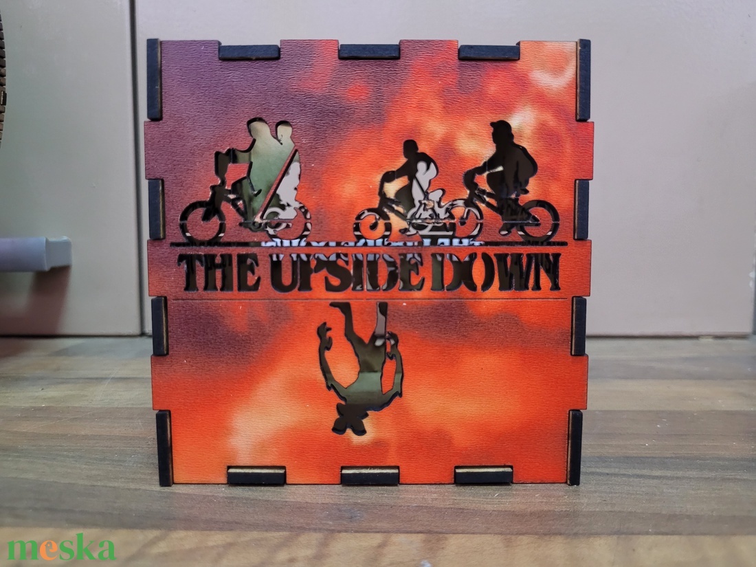 Stranger things dekor lámpa  - otthon & életmód - lámpa - asztali lámpa - Meska.hu