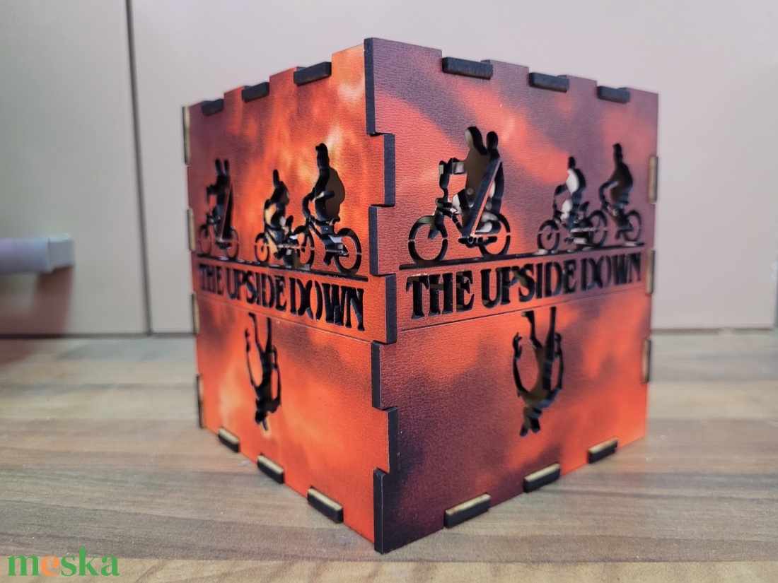 Stranger things dekor lámpa  - otthon & életmód - lámpa - asztali lámpa - Meska.hu