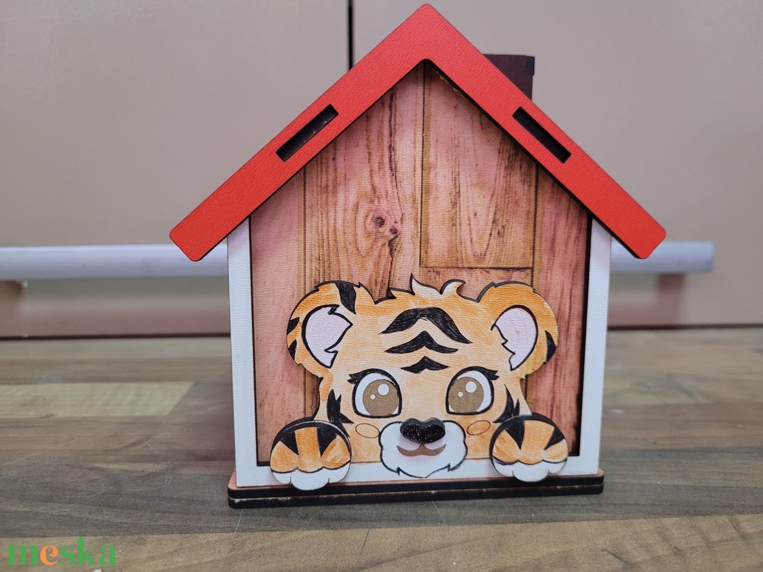 Tigrises fa persely  - otthon & életmód - dekoráció - asztal és polc dekoráció - persely - Meska.hu