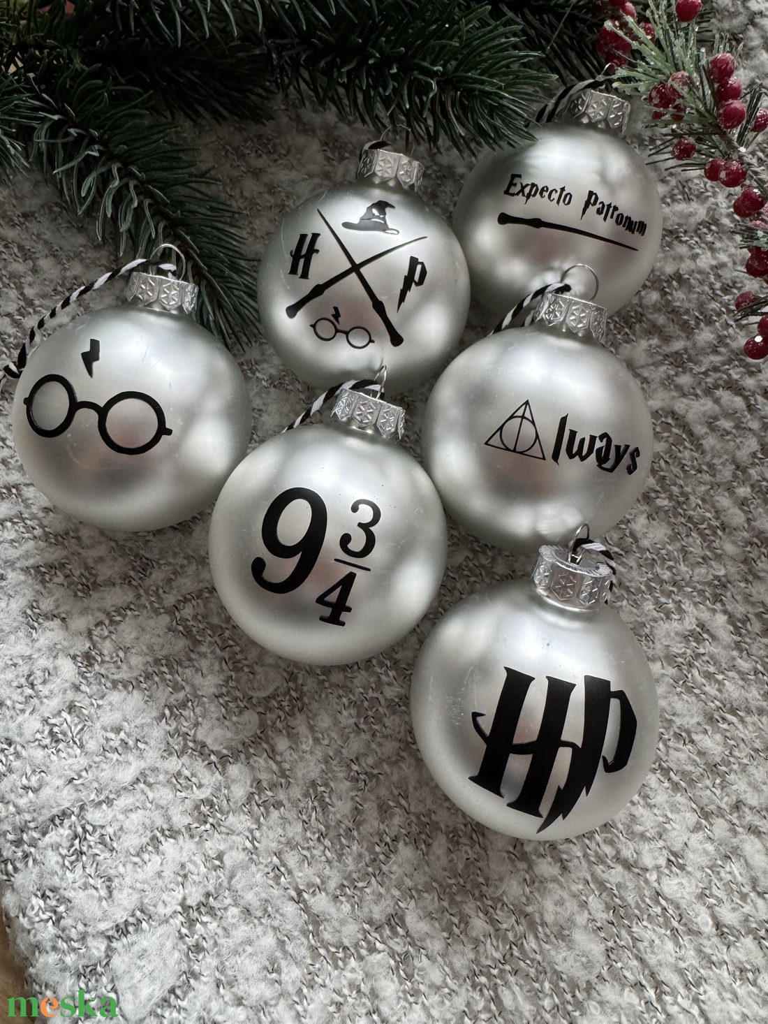 Harry Potter karácsonyfadísz (ezüst) - karácsony - karácsonyi lakásdekoráció - karácsonyfadíszek - Meska.hu Harry Potter karácsonyfadísz (ezüst) - karácsony - karácsonyi lakásdekoráció - karácsonyfadíszek - Meska.hu