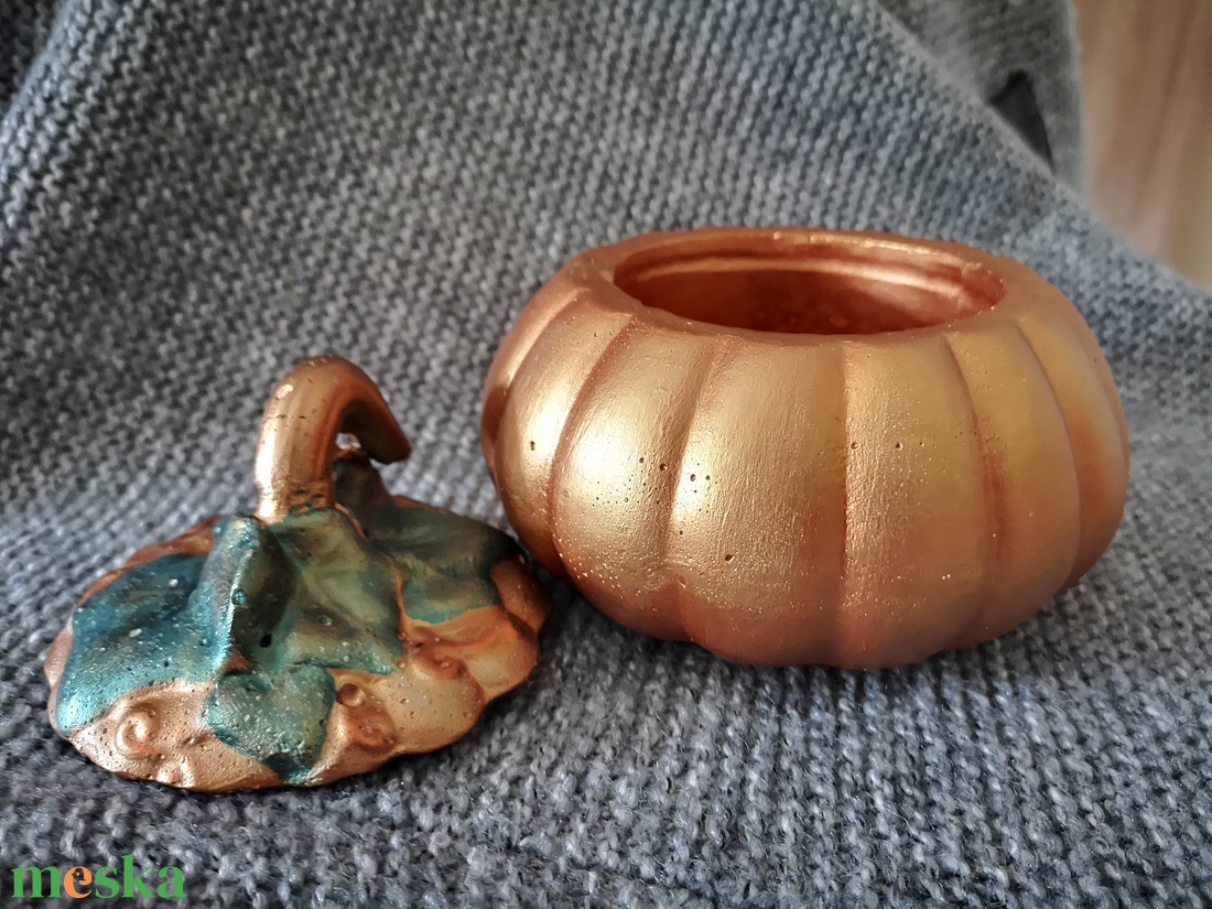 Egyedileg festett tök kaspó, őszi asztaldísz - otthon & életmód - dekoráció - halloween - halloweeni tök és lámpás - Meska.hu Egyedileg festett tök kaspó, őszi asztaldísz - otthon & életmód - dekoráció - halloween - halloweeni tök és lámpás - Meska.hu