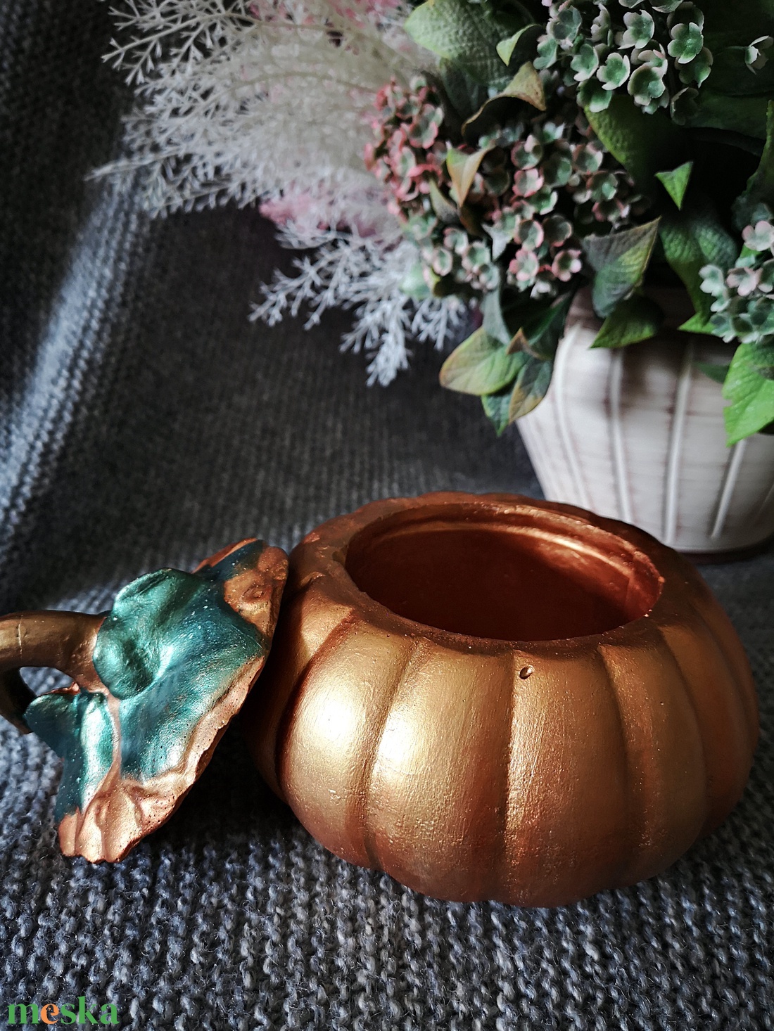 Egyedileg festett tök alakú tároló - otthon & életmód - dekoráció - halloween - halloweeni tök és lámpás - Meska.hu Egyedileg festett tök alakú tároló - otthon & életmód - dekoráció - halloween - halloweeni tök és lámpás - Meska.hu