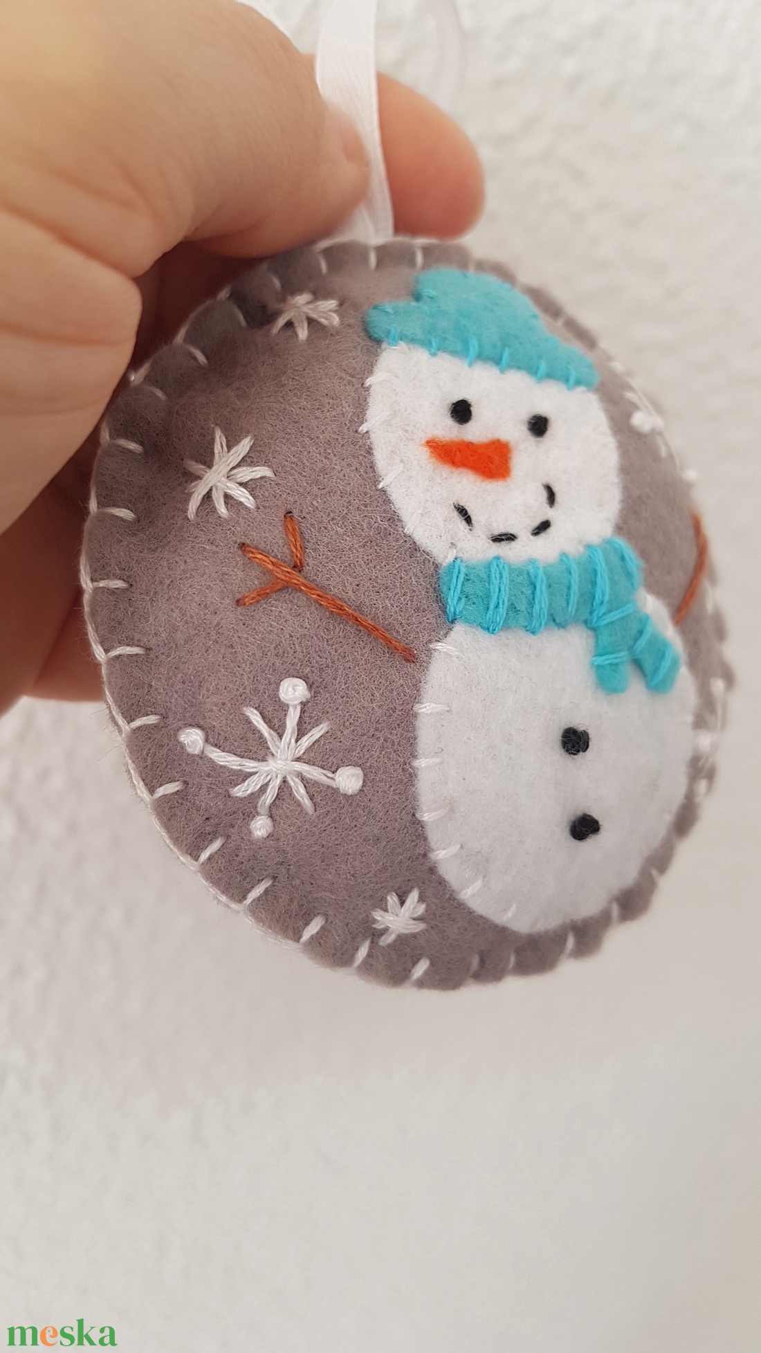 Kézzel hímzett filc Hóember és szánkó Karácsonyi díszek 4 db-os szett - karácsony - karácsonyi lakásdekoráció - karácsonyfadíszek - Meska.hu Kézzel hímzett filc Hóember és szánkó Karácsonyi díszek 4 db-os szett - karácsony - karácsonyi lakásdekoráció - karácsonyfadíszek - Meska.hu
