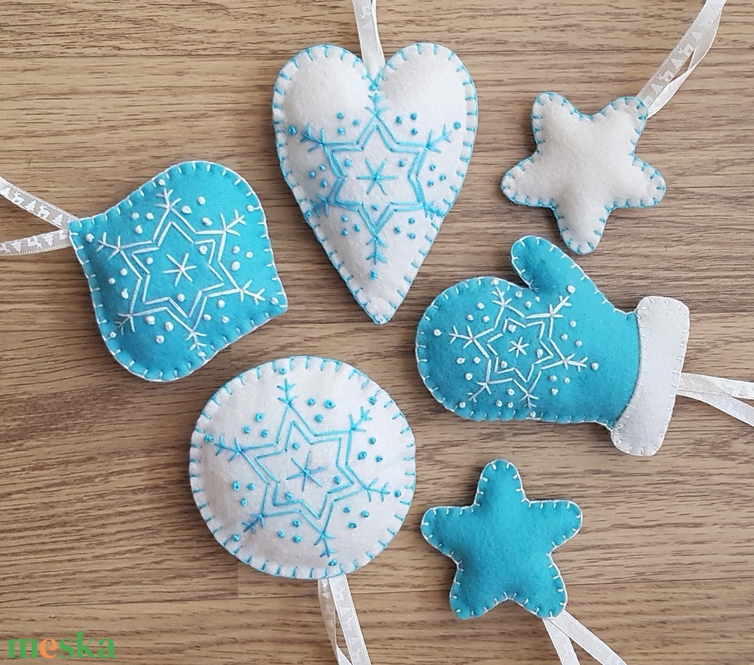 Karácsonyi díszek 6 db-os filc szett - karácsony - karácsonyi lakásdekoráció - karácsonyfadíszek - Meska.hu Karácsonyi díszek 6 db-os filc szett - karácsony - karácsonyi lakásdekoráció - karácsonyfadíszek - Meska.hu