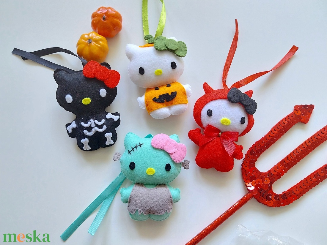Hello Kitty Halloween függődísz, Hello Kitty dekoráció, cicás halloween - otthon & életmód - dekoráció - halloween - halloweeni dekoráció - Meska.hu