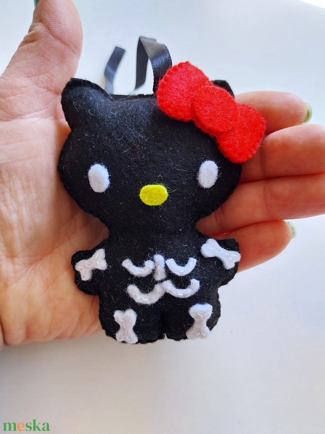 Hello Kitty Halloween függődísz, Hello Kitty dekoráció, cicás halloween - otthon & életmód - dekoráció - halloween - halloweeni dekoráció - Meska.hu