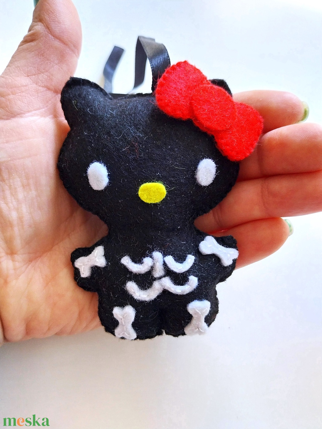 Hello Kitty Halloween függődísz, Hello Kitty dekoráció, cicás halloween - otthon & életmód - dekoráció - halloween - halloweeni dekoráció - Meska.hu