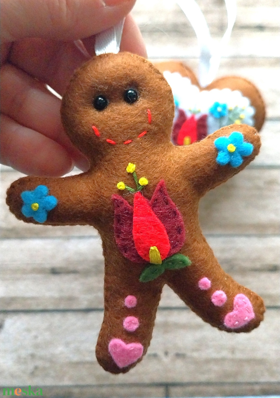 Kalocsai mintás filc Mézeskalács ember karácsonyfadísz - karácsony - karácsonyi lakásdekoráció - karácsonyfadíszek - Meska.hu