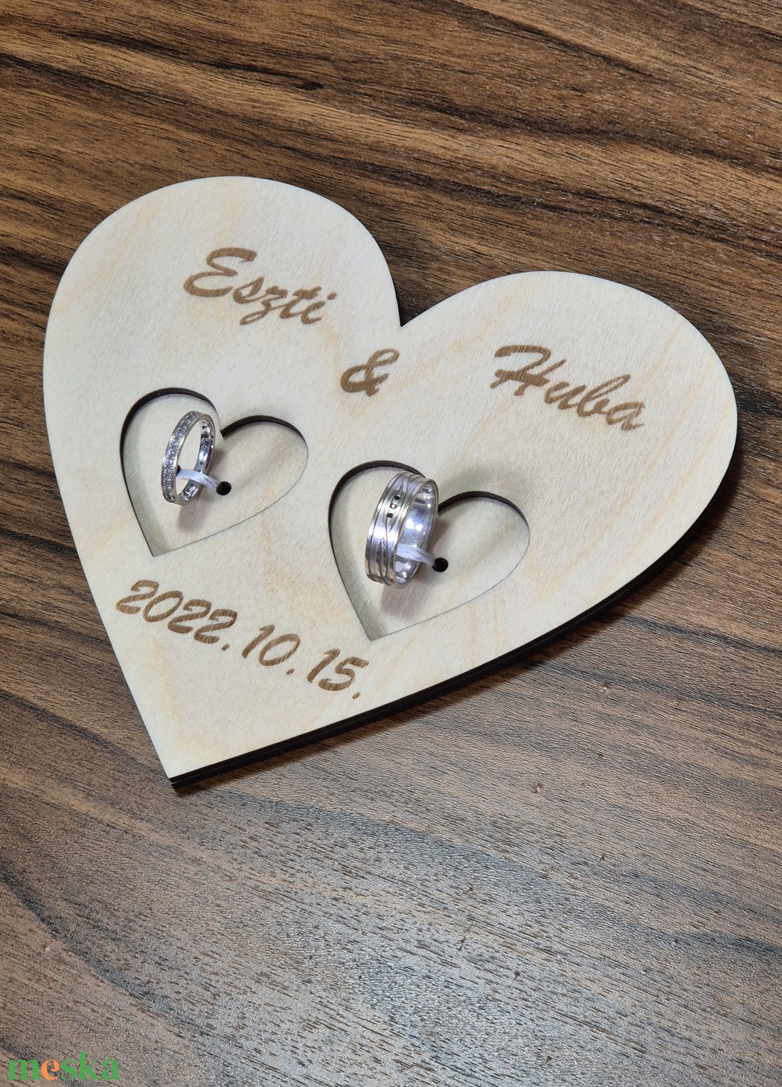 Egyedi gravírozott fa gyűrűtartó szív - esküvőre, évfordulóra - esküvő - kiegészítők - gyűrűtartó & gyűrűpárna - Meska.hu Egyedi gravírozott fa gyűrűtartó szív - esküvőre, évfordulóra - esküvő - kiegészítők - gyűrűtartó & gyűrűpárna - Meska.hu