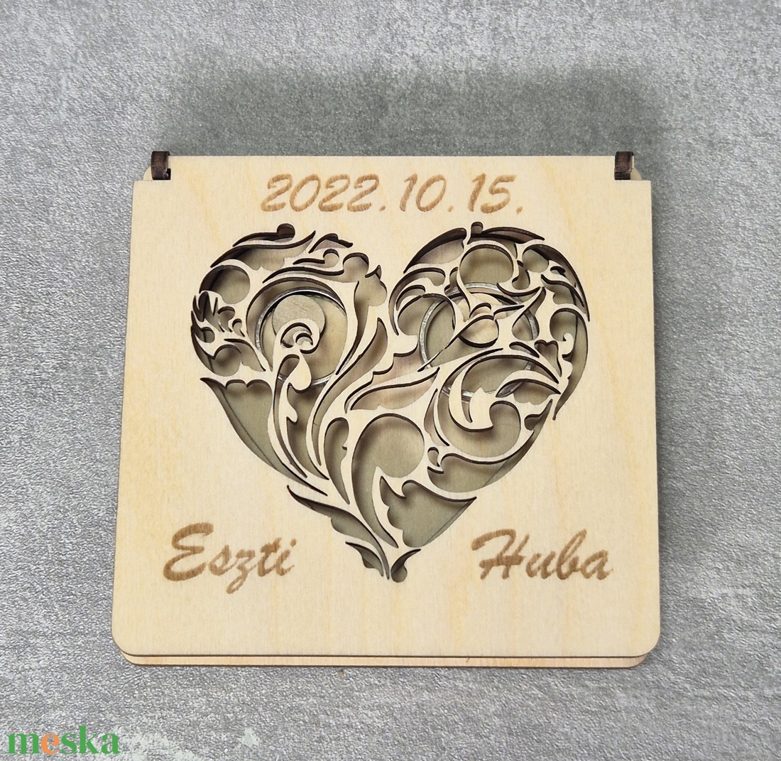 Esküvői gyűrűtartó doboz - esküvő - kiegészítők - gyűrűtartó & gyűrűpárna - Meska.hu Esküvői gyűrűtartó doboz - esküvő - kiegészítők - gyűrűtartó & gyűrűpárna - Meska.hu