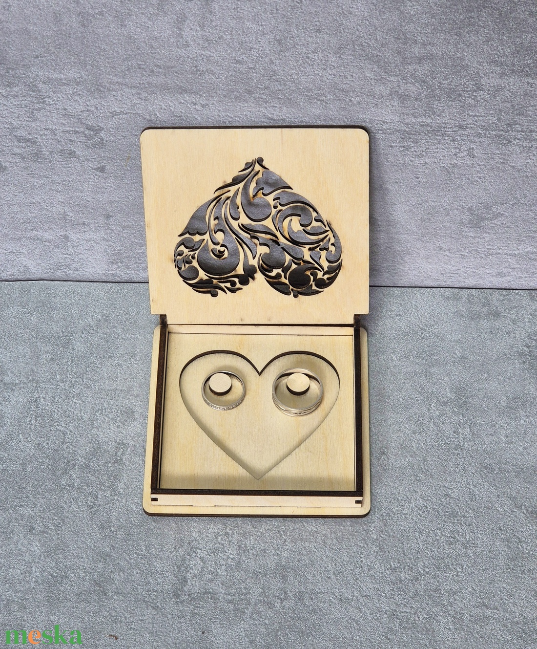 Esküvői gyűrűtartó doboz - esküvő - kiegészítők - gyűrűtartó & gyűrűpárna - Meska.hu Esküvői gyűrűtartó doboz - esküvő - kiegészítők - gyűrűtartó & gyűrűpárna - Meska.hu