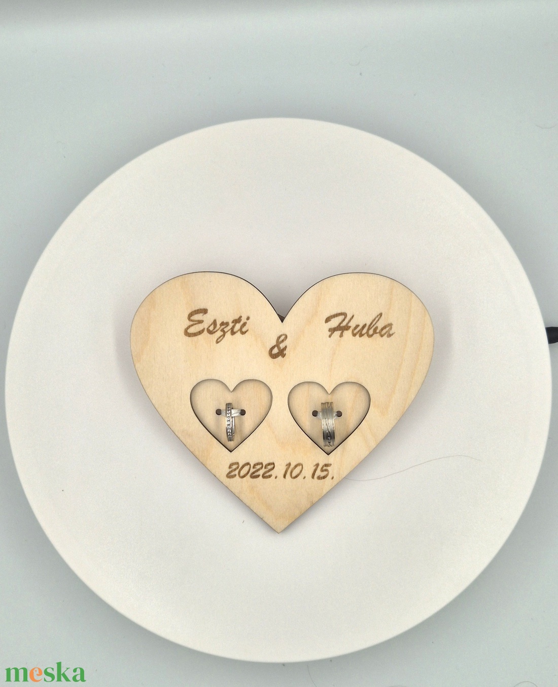 Egyedi gravírozott fa gyűrűtartó szív - esküvőre, évfordulóra - esküvő - kiegészítők - gyűrűtartó & gyűrűpárna - Meska.hu