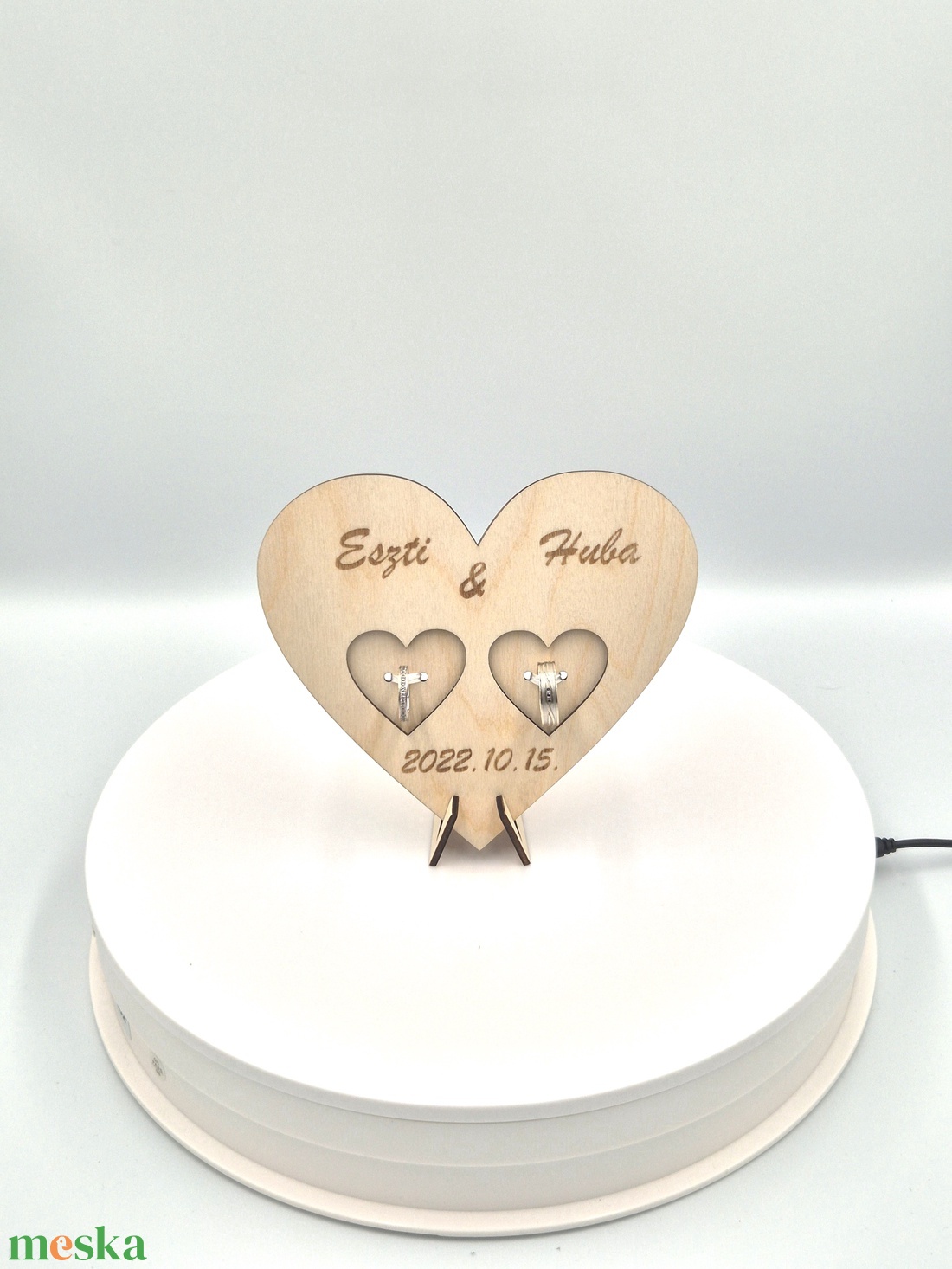 Egyedi gravírozott fa gyűrűtartó szív - esküvőre, évfordulóra - esküvő - kiegészítők - gyűrűtartó & gyűrűpárna - Meska.hu
