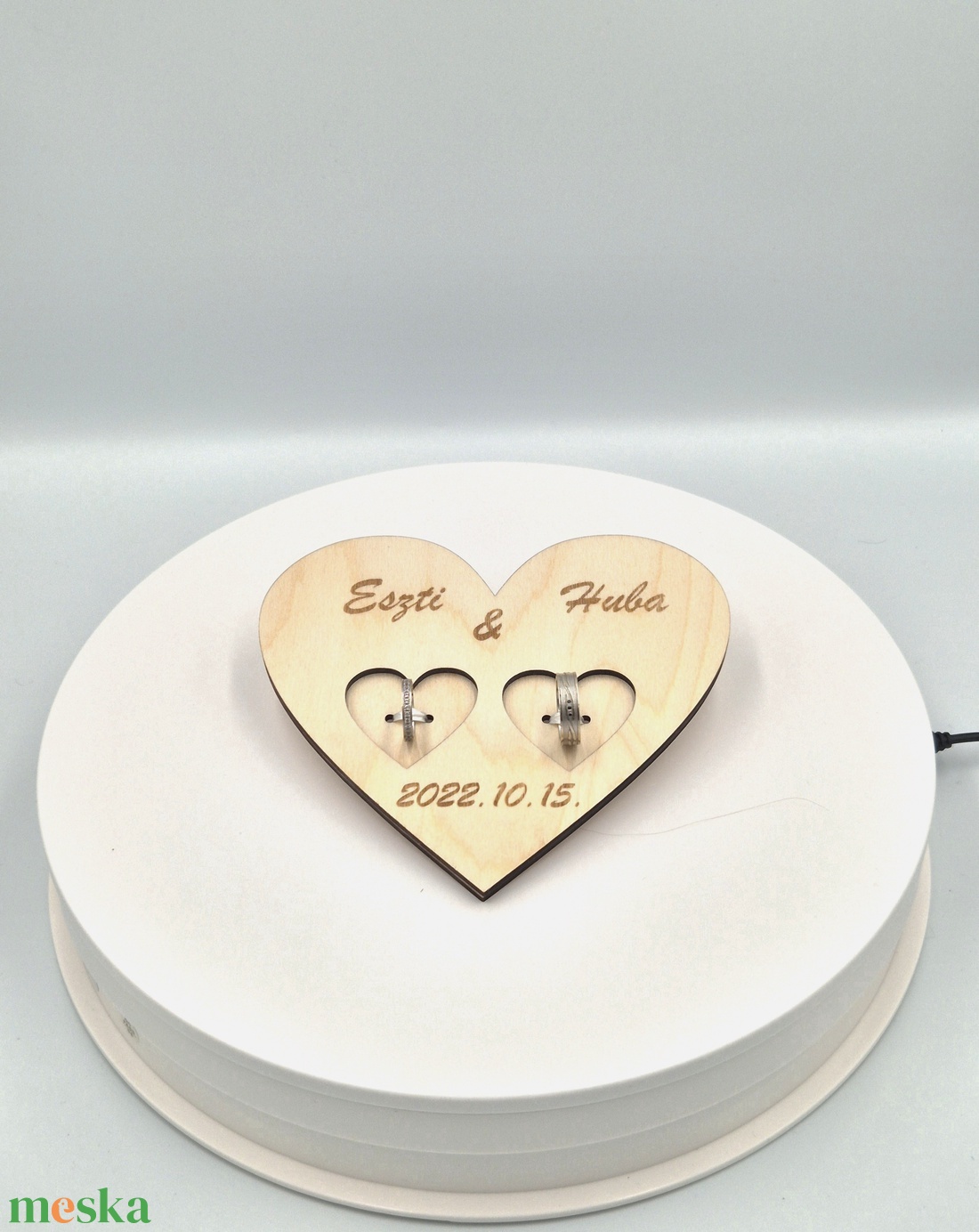 Egyedi gravírozott fa gyűrűtartó szív - esküvőre, évfordulóra - esküvő - kiegészítők - gyűrűtartó & gyűrűpárna - Meska.hu