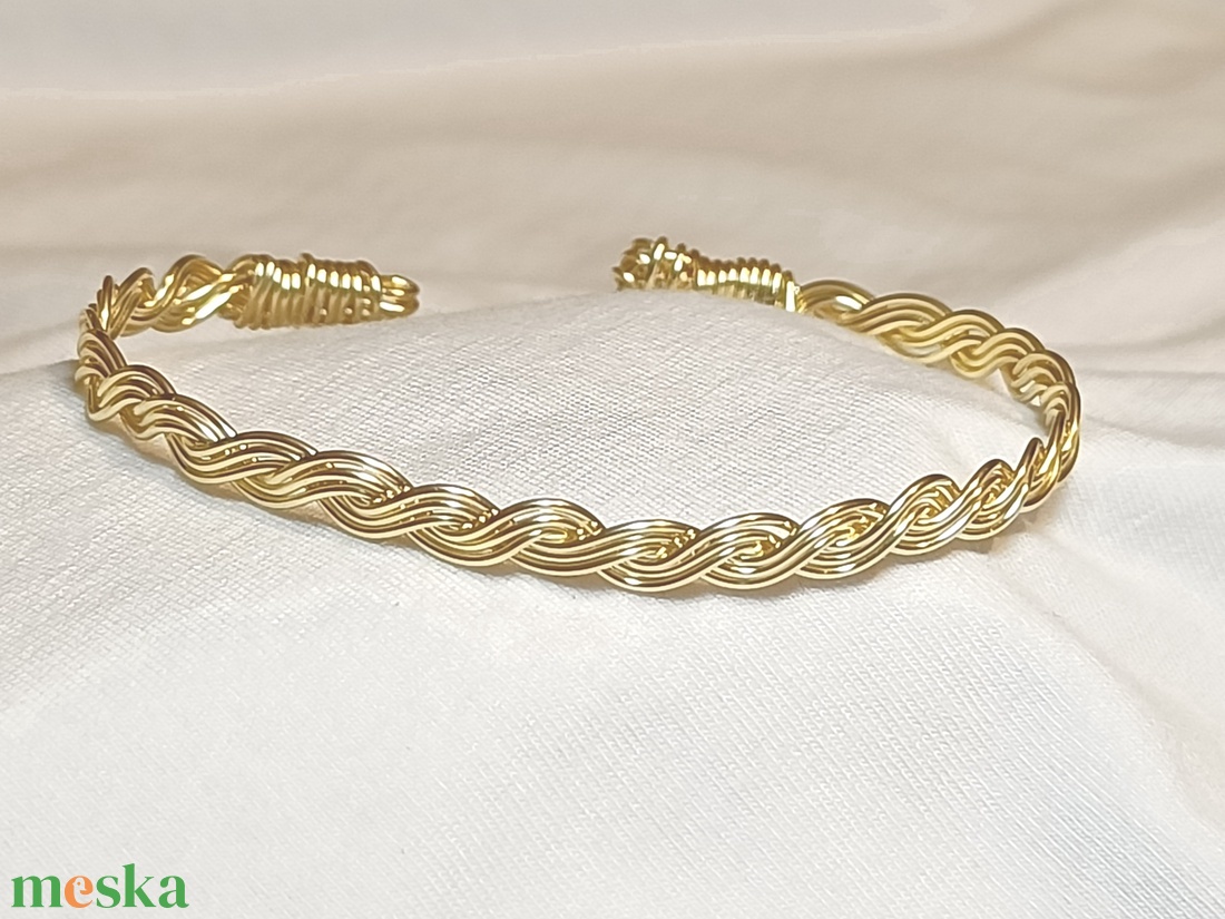 Fonott  karperec - ékszer - karkötő - karperec - Meska.hu