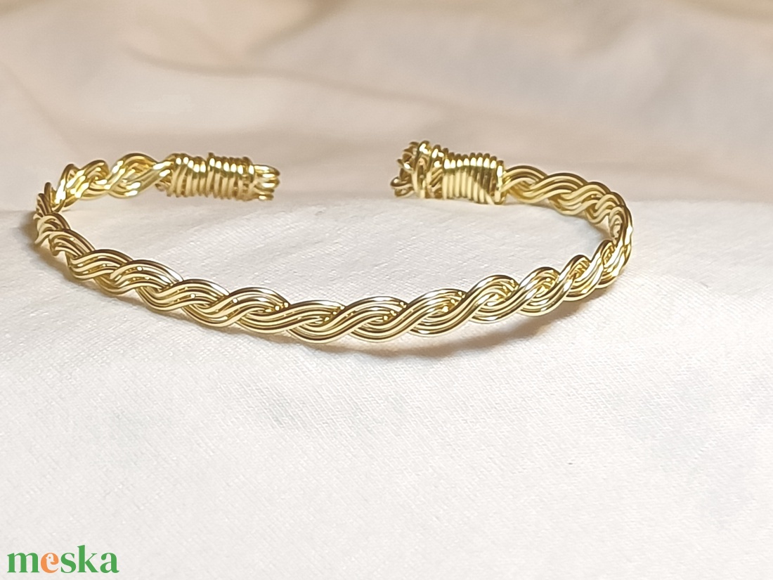 Fonott  karperec - ékszer - karkötő - karperec - Meska.hu