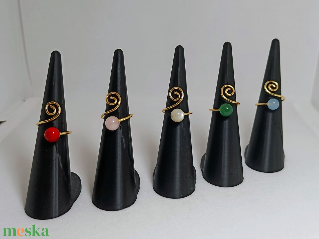 Csigás gyűrű kővel - ékszer - gyűrű - fonódó gyűrű - Meska.hu