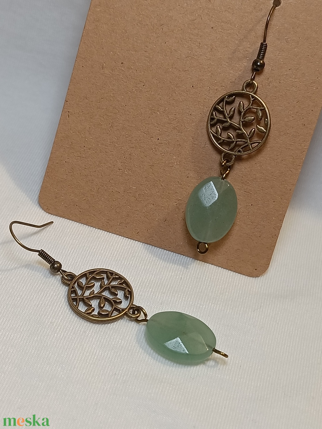 Díszes bronz fülbevaló aventurinnal - ékszer - fülbevaló - lógó fülbevaló - Meska.hu