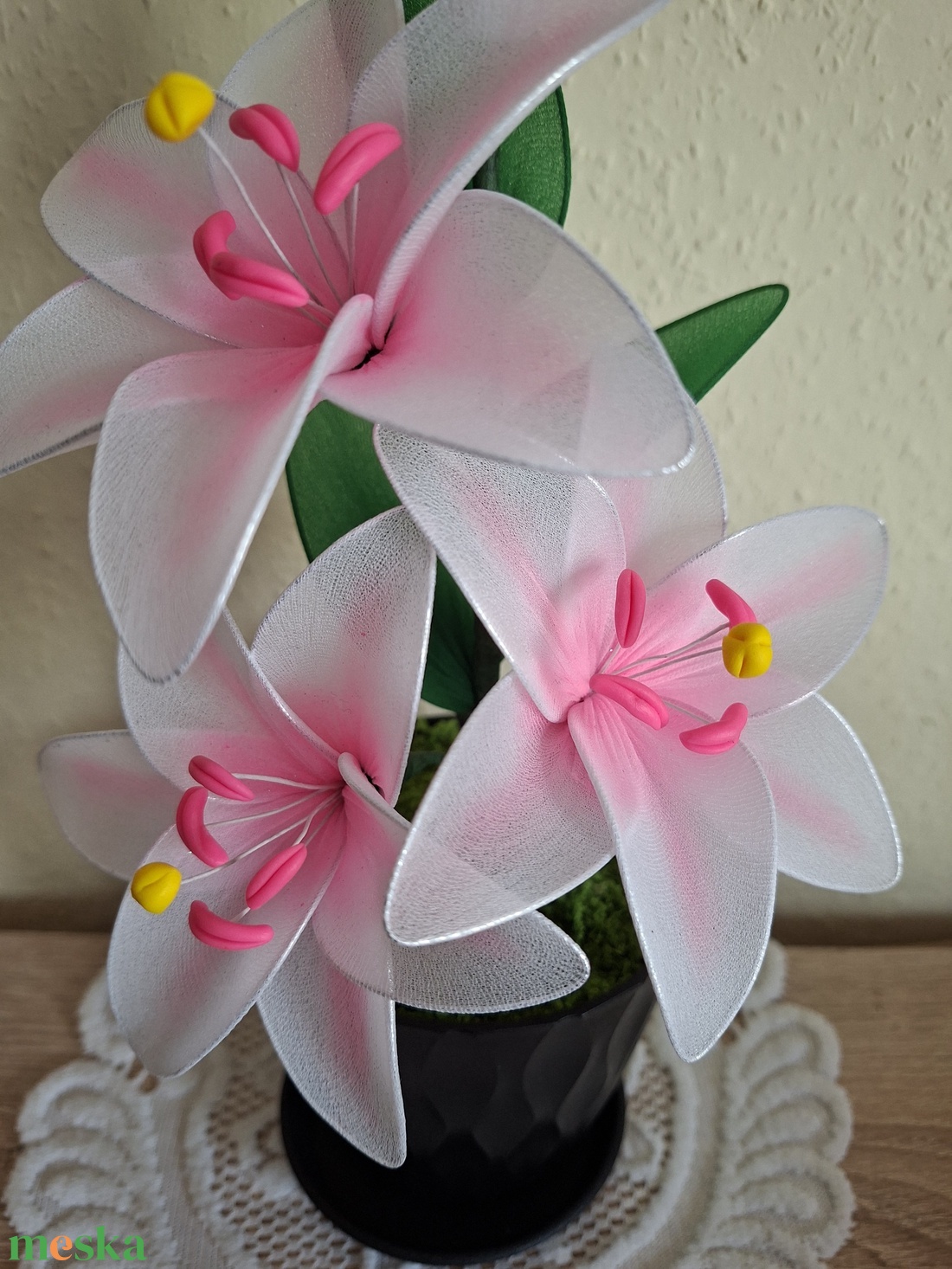 Örök harisnyaliliom-kezzel festett - otthon & életmód - virágdekoráció - virágdíszek - asztali virágdísz - Meska.hu