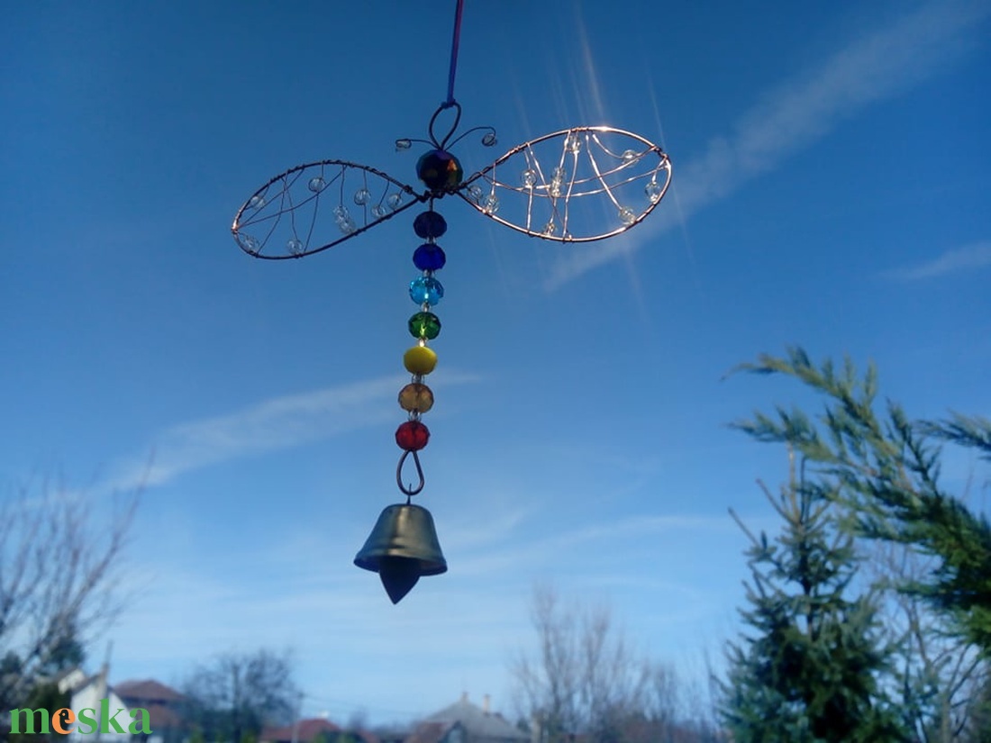 Szitakötő függő drótból, gyöngyből csakra színekkel - otthon & lakás - dekoráció - Meska.hu