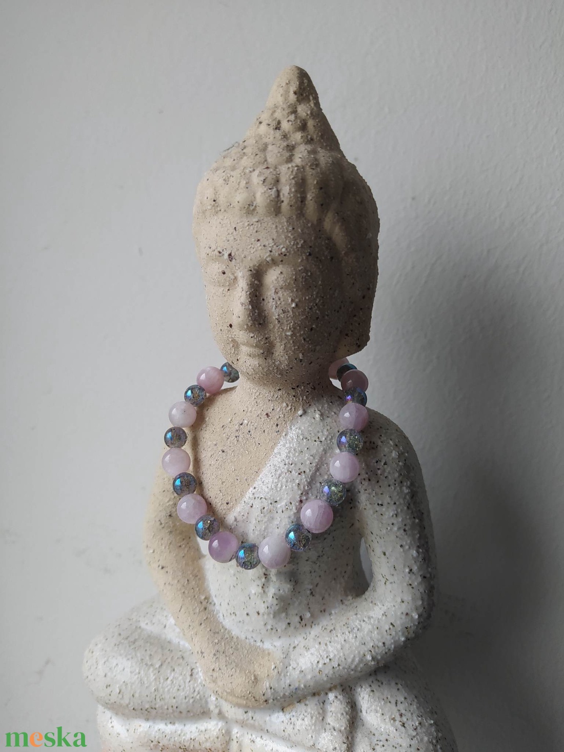 Kunzit/kék roppantott hegyikristály ásványkarkötő - ékszer - karkötő - bogyós karkötő - Meska.hu