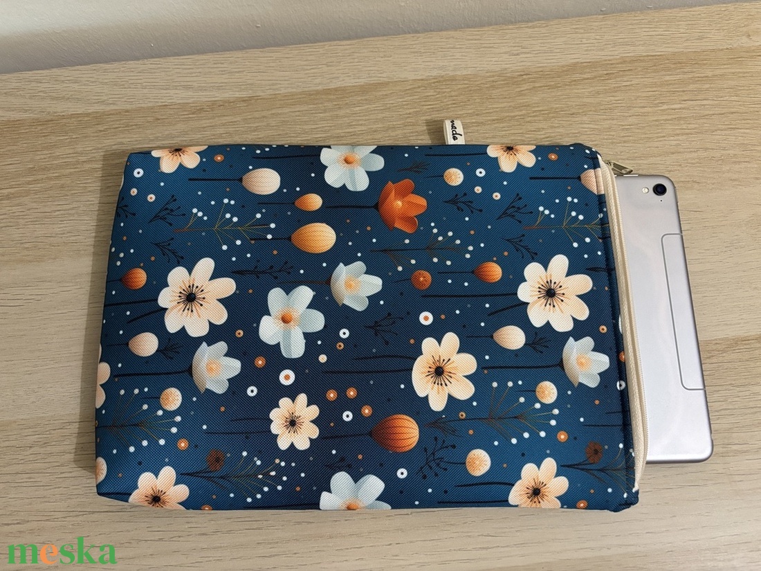 Könyv/iPad/Tablet védő utazó tok - táska & tok - ebook & tablet tok - Meska.hu