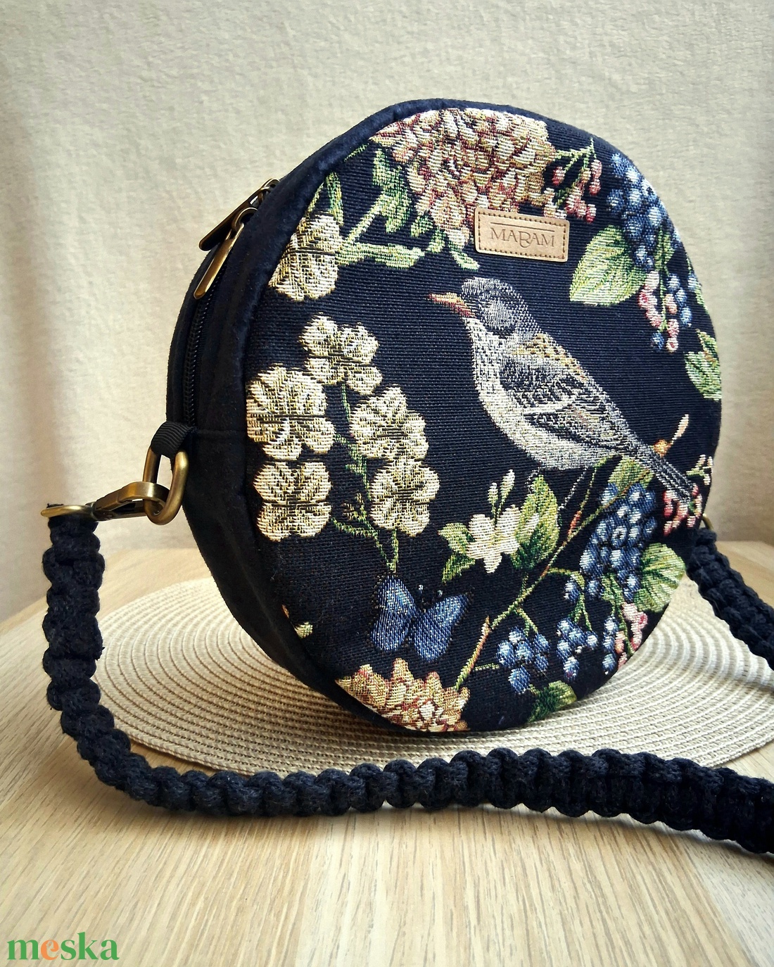 Madár mintás körtáska, válltáska, valódi gobelin szövetből makramé vagy műbőr vállpánttal - táska & tok - kézitáska & válltáska - válltáska - Meska.hu